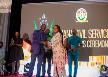 Ministry of Communication’s Naa Korkoi Essah Honoured for Exceptional Teamwork at Civil Service Awards